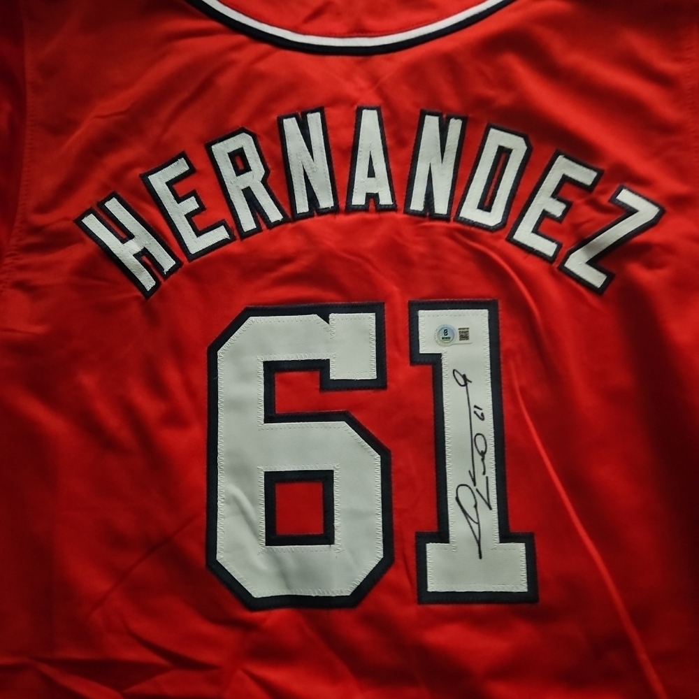 Livan Hernadez Autographef Washington Nationals Jersey Beckett Cert